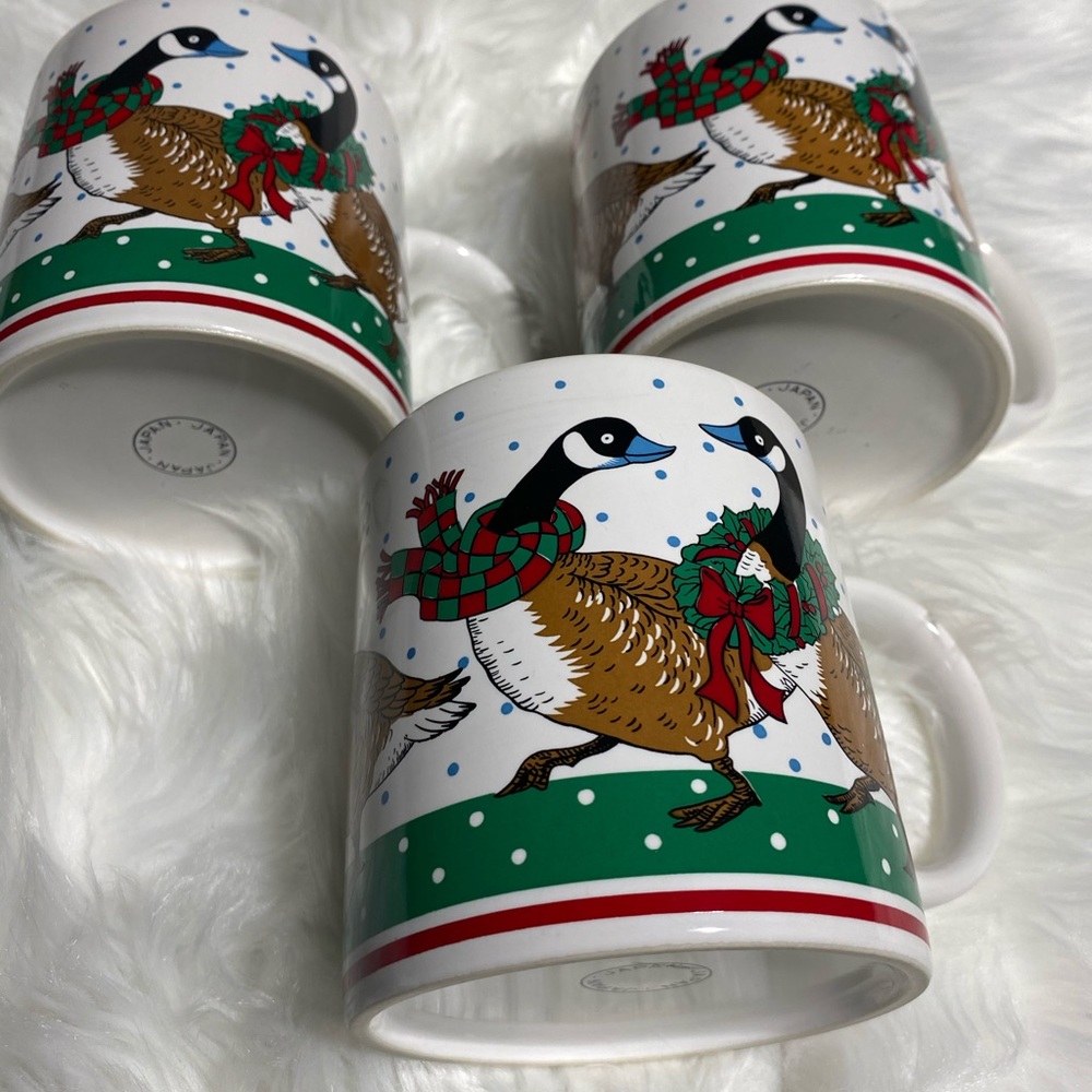 3 mug decorated with christmas ducks